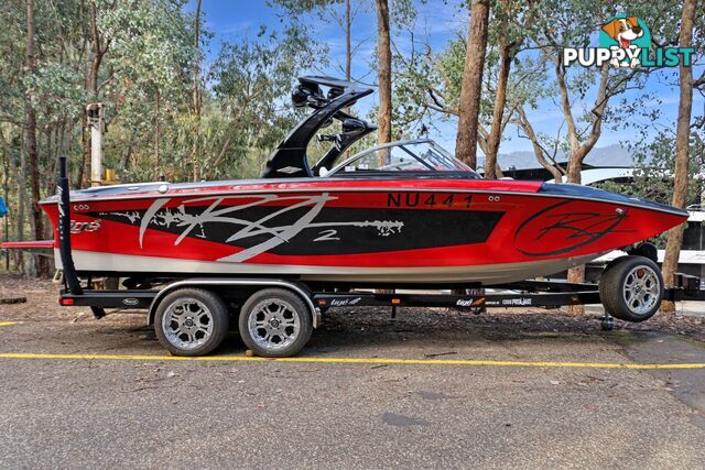 Tige RZ2 Wake Boat