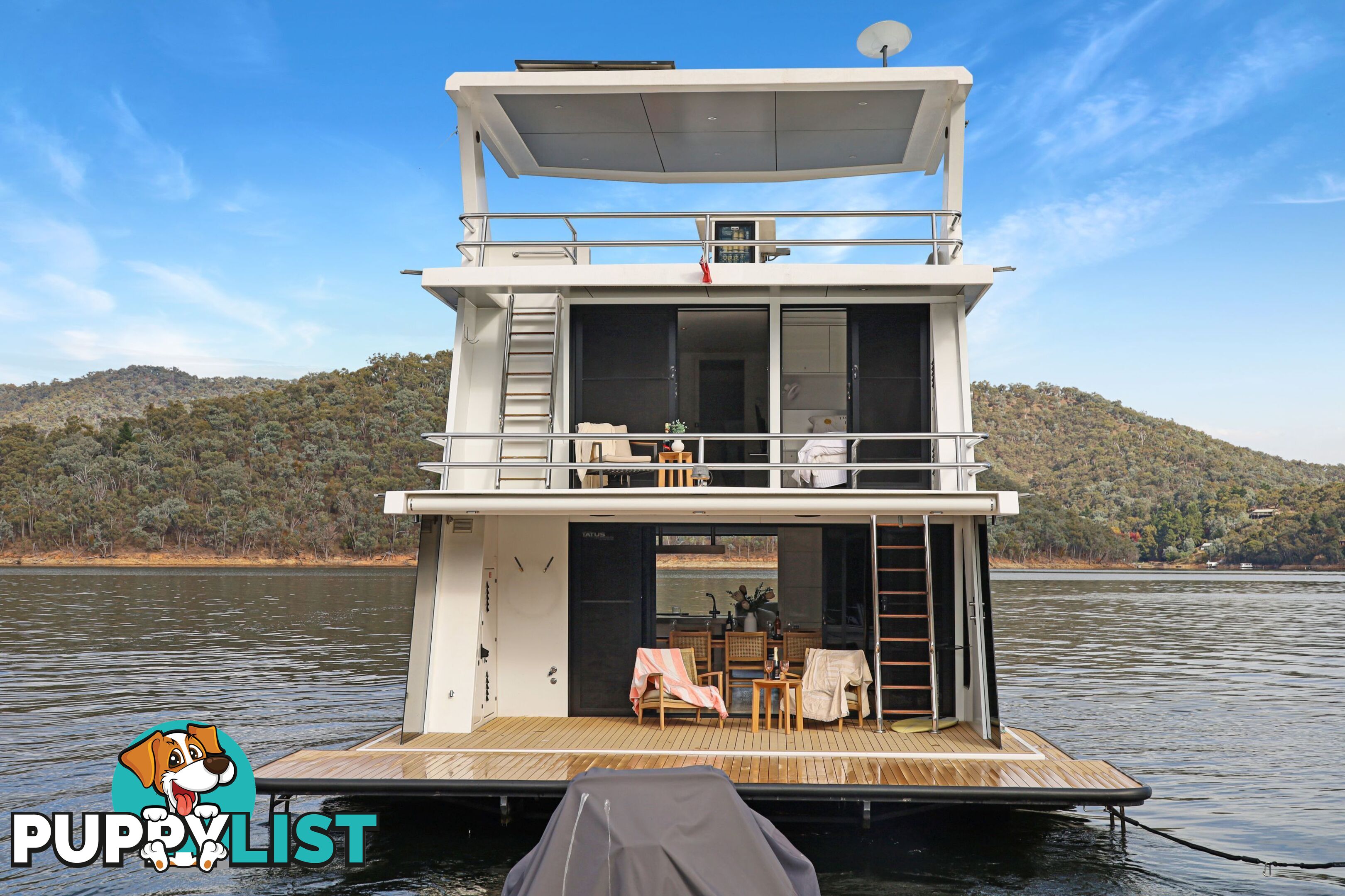 Status Houseboat Holiday Home on Lake Eildon