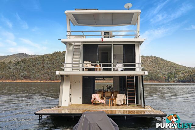 Status Houseboat Holiday Home on Lake Eildon