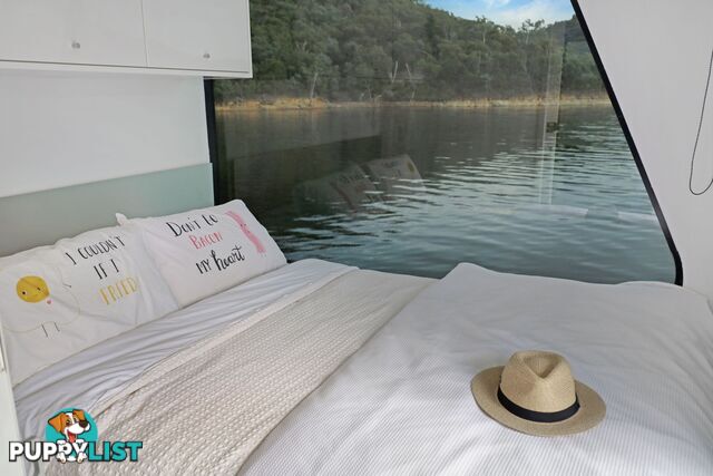 Status Houseboat Holiday Home on Lake Eildon