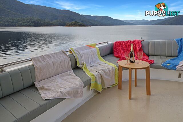 Status Houseboat Holiday Home on Lake Eildon