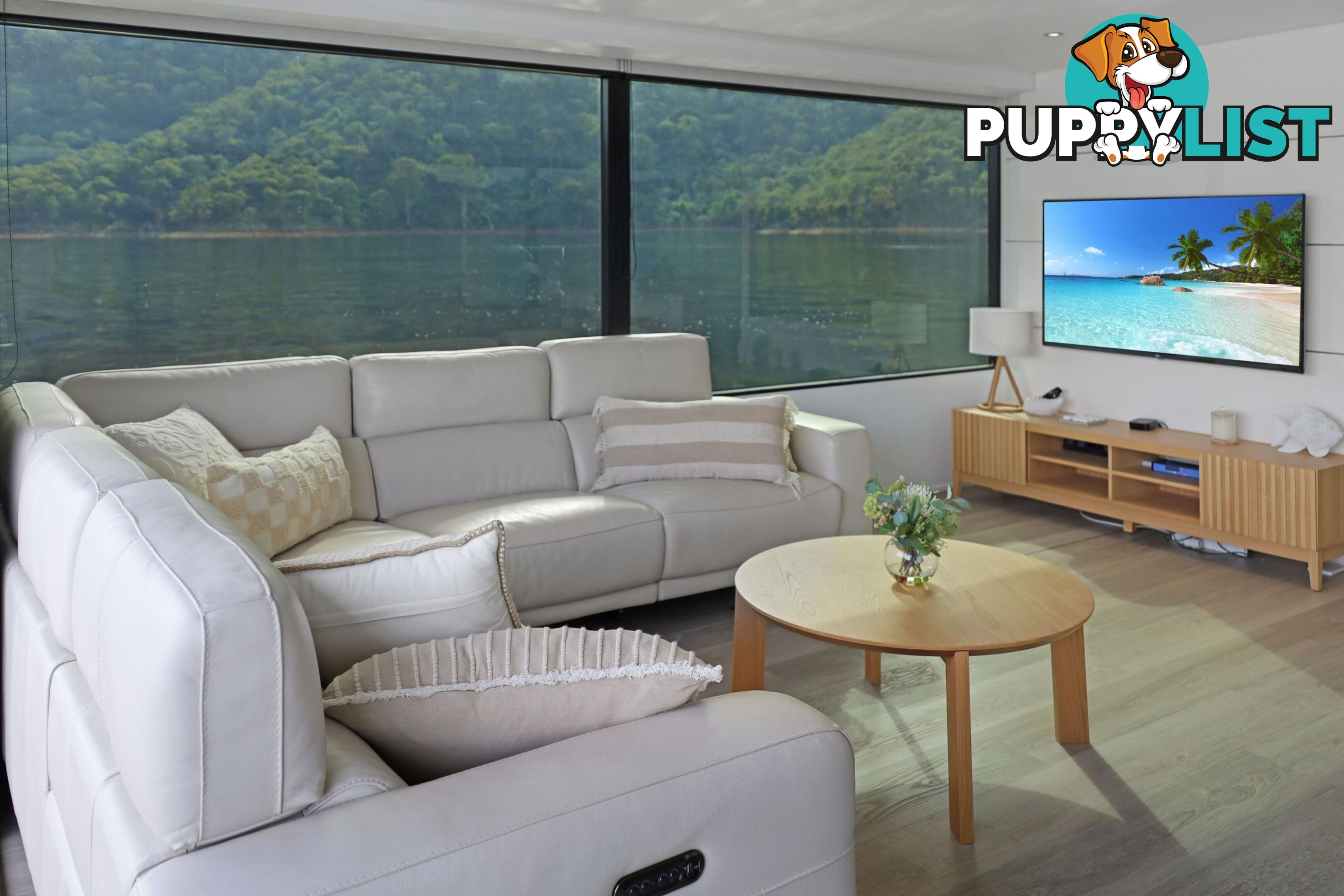 Status Houseboat Holiday Home on Lake Eildon