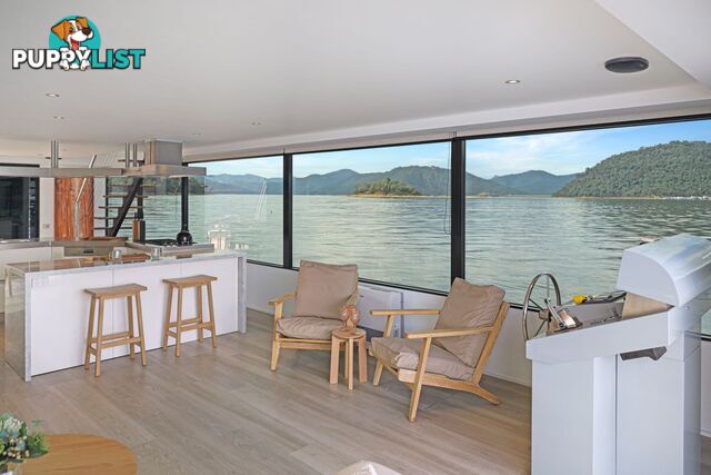 Status Houseboat Holiday Home on Lake Eildon