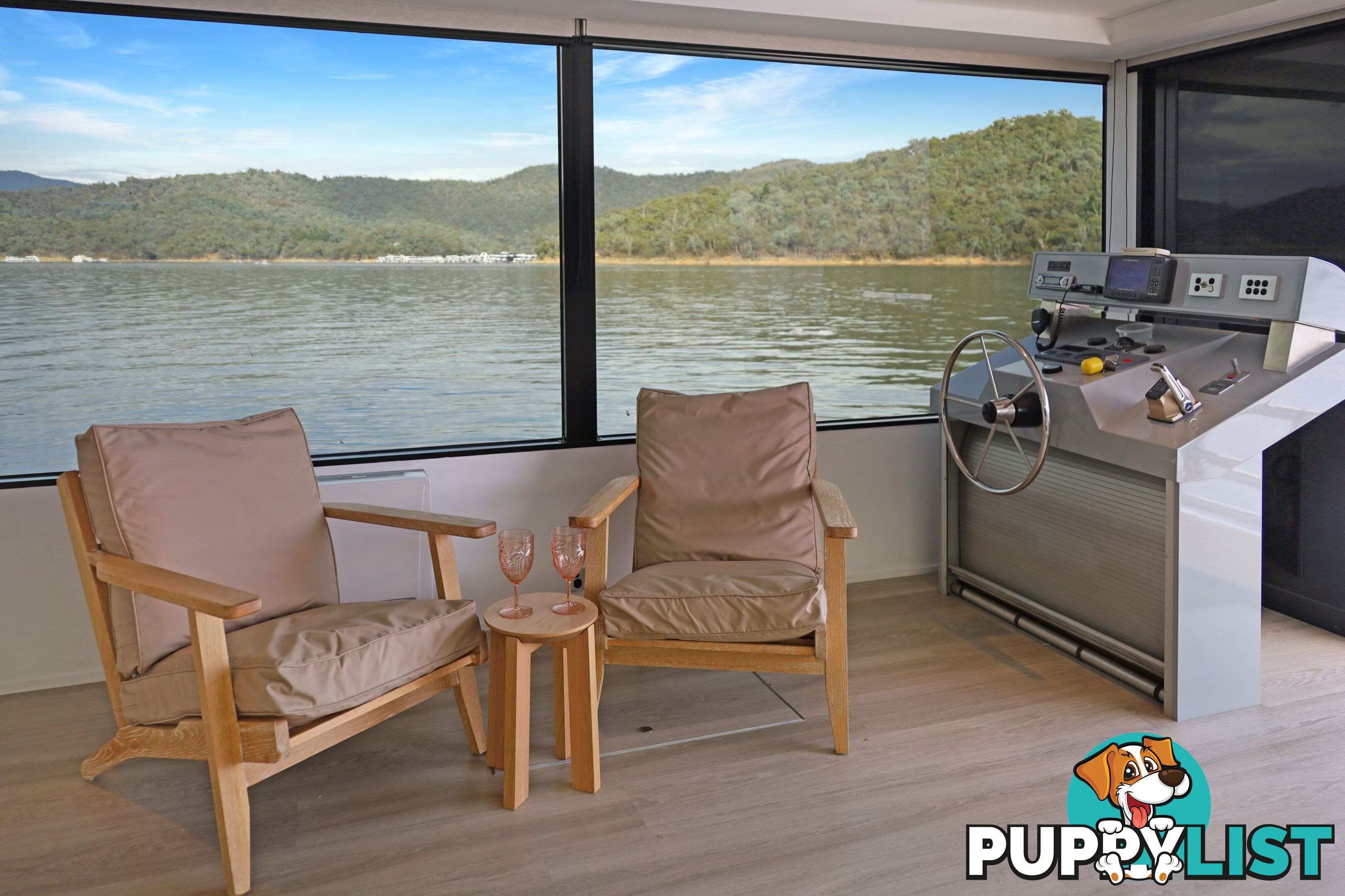 Status Houseboat Holiday Home on Lake Eildon