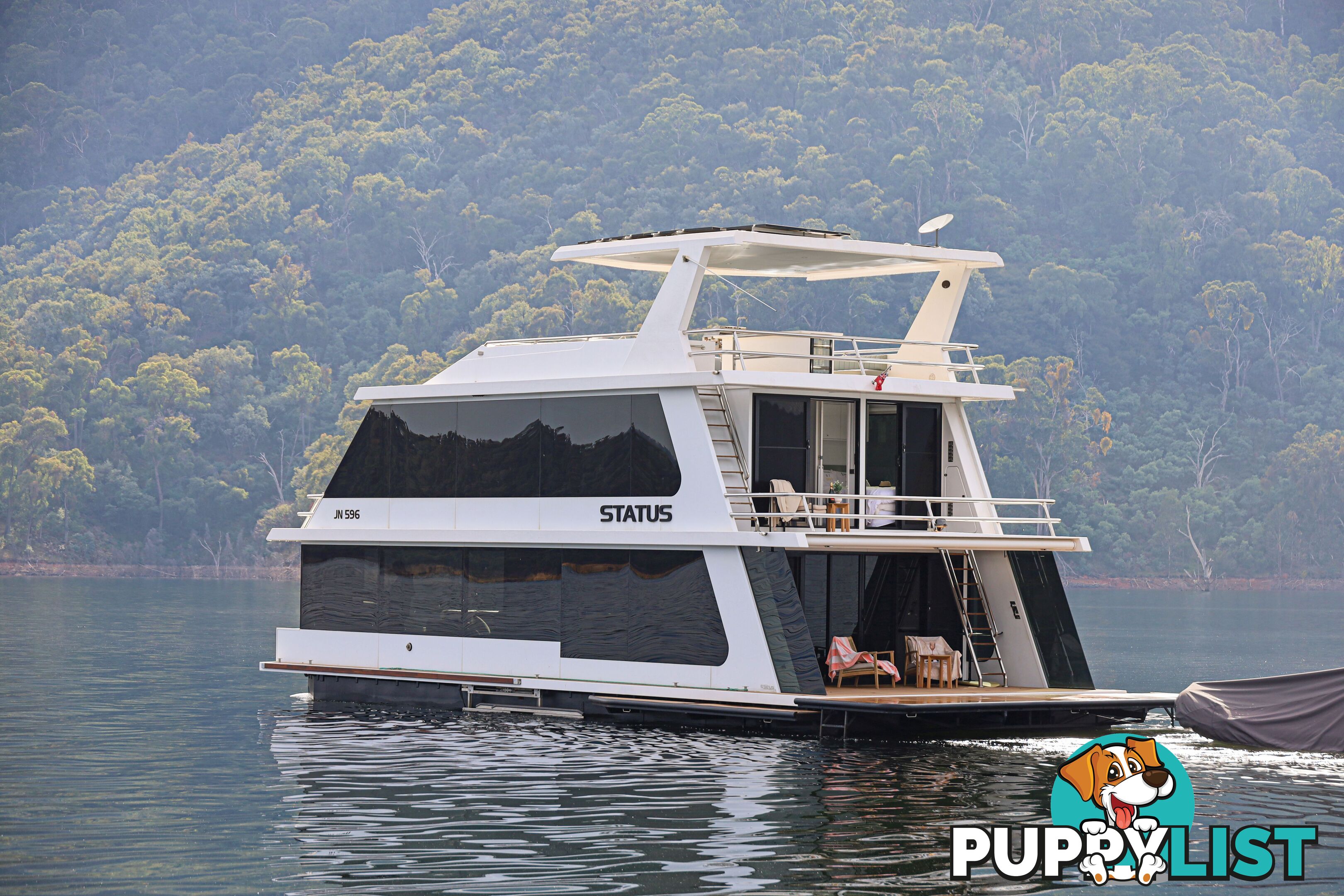 Status Houseboat Holiday Home on Lake Eildon