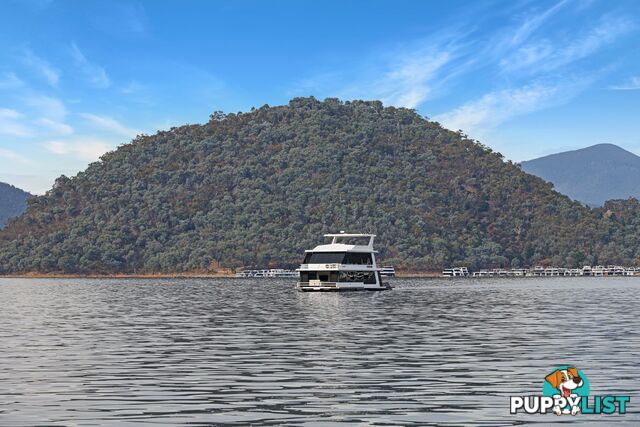 Status Houseboat Holiday Home on Lake Eildon