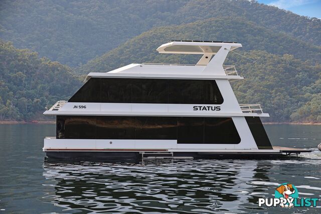 Status Houseboat Holiday Home on Lake Eildon