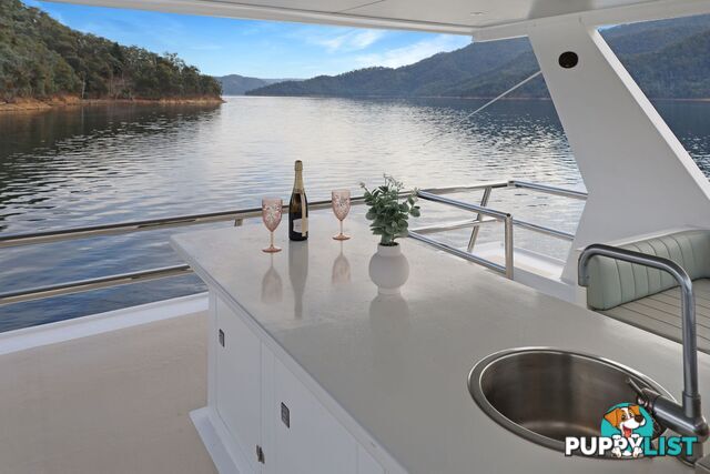 Status Houseboat Holiday Home on Lake Eildon