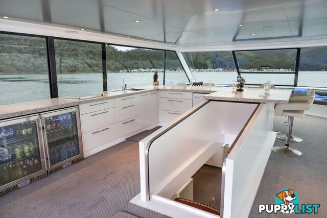 La Dolce Vita Houseboat Holiday Home @ Lake Eildon