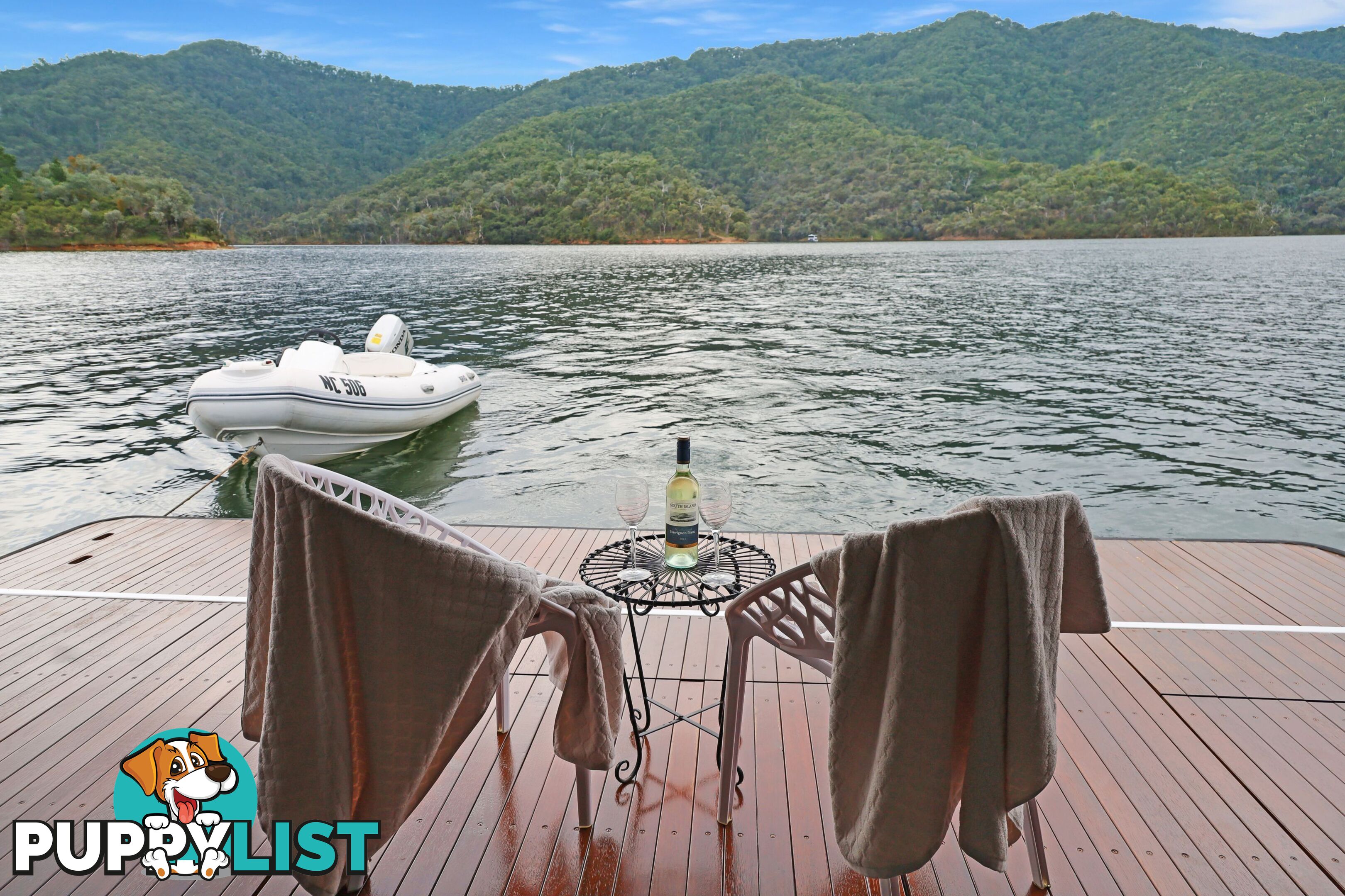 La Dolce Vita Houseboat Holiday Home @ Lake Eildon