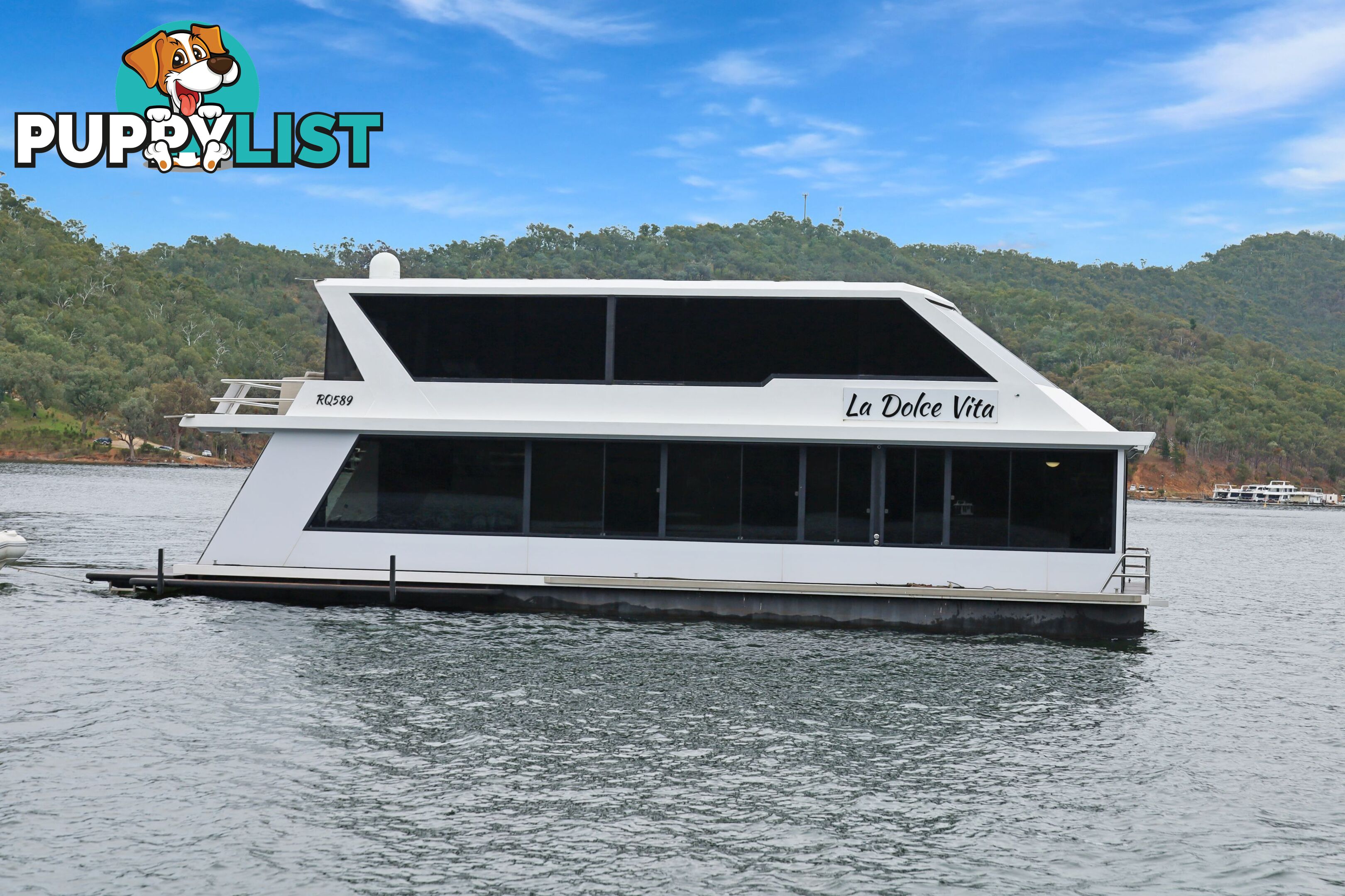 La Dolce Vita Houseboat Holiday Home @ Lake Eildon