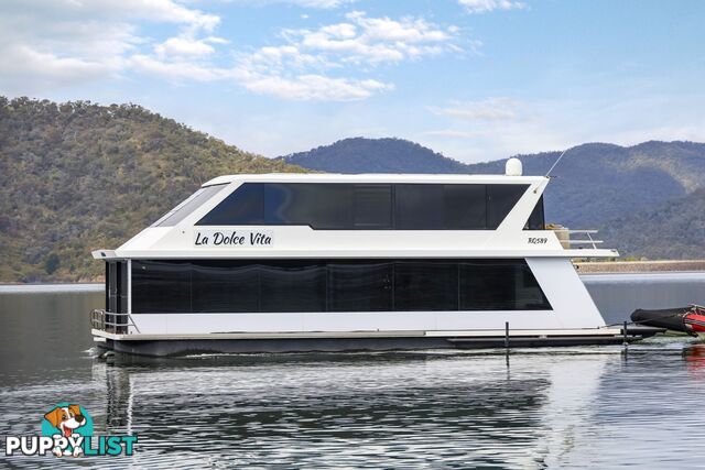 La Dolce Vita Houseboat Holiday Home @ Lake Eildon