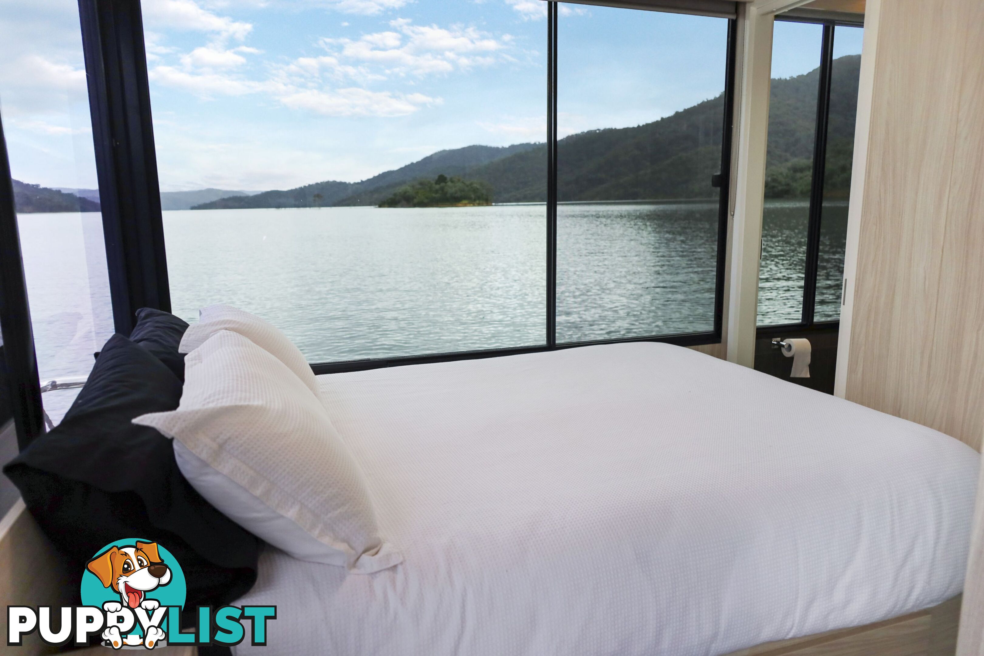 La Dolce Vita Houseboat Holiday Home @ Lake Eildon