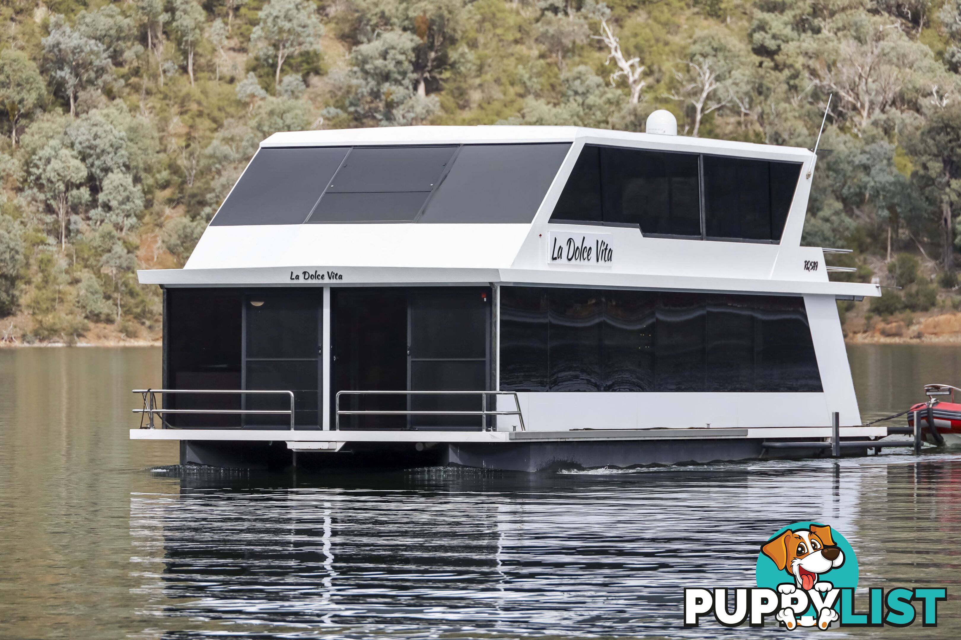 La Dolce Vita Houseboat Holiday Home @ Lake Eildon