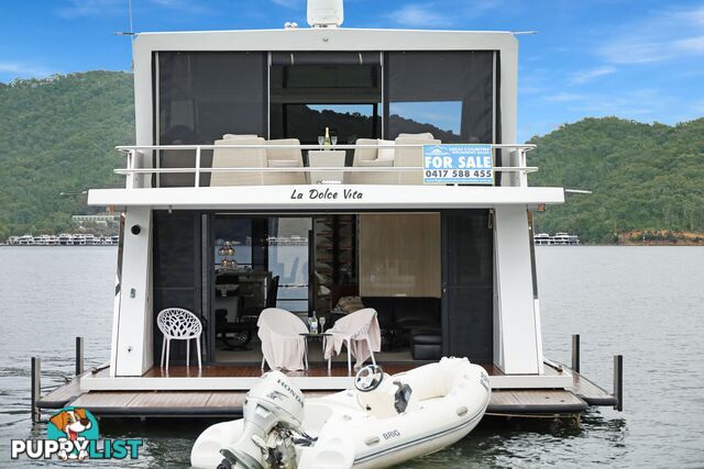 La Dolce Vita Houseboat Holiday Home @ Lake Eildon