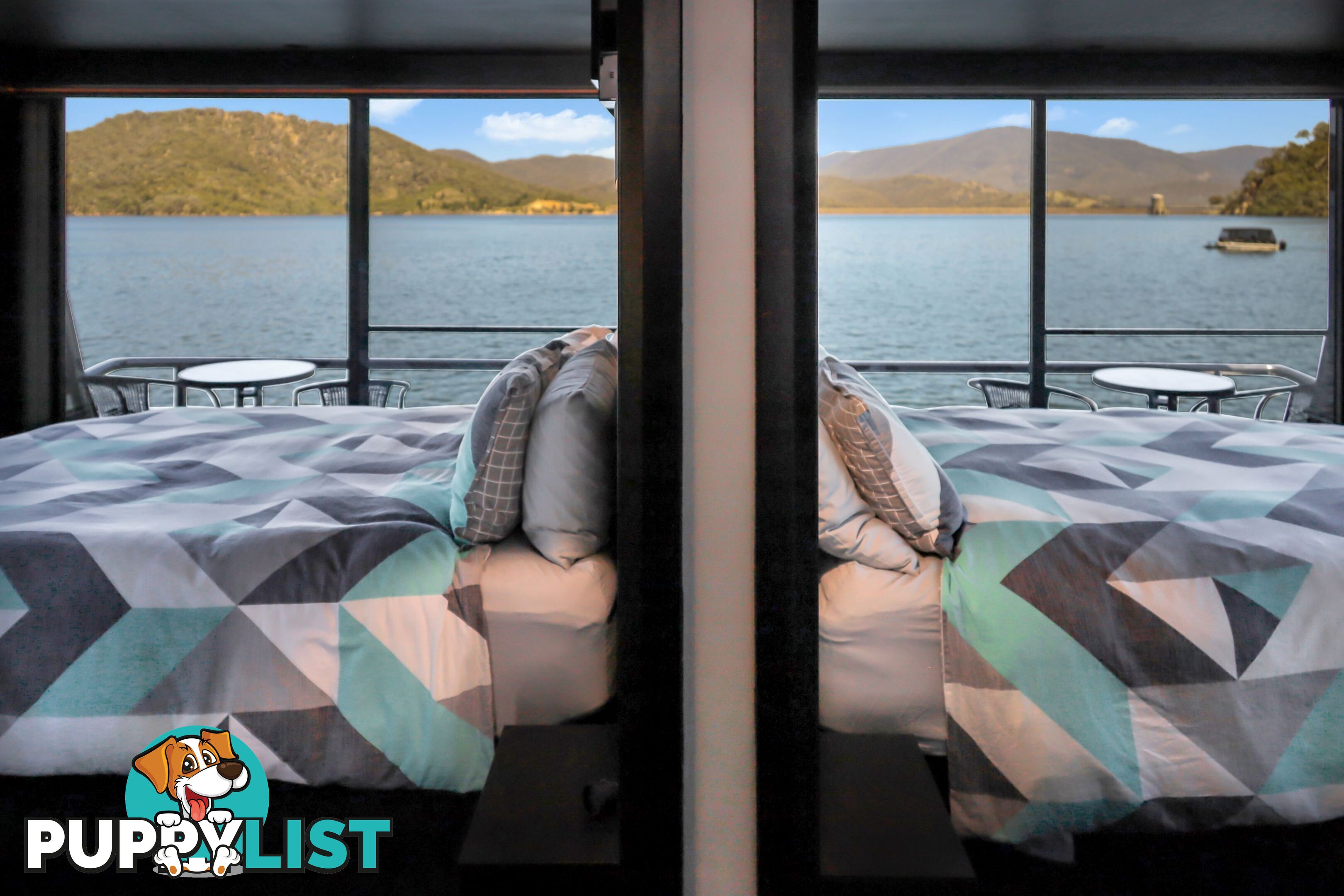 ENVY Houseboat Holiday Home on Lake Eildon