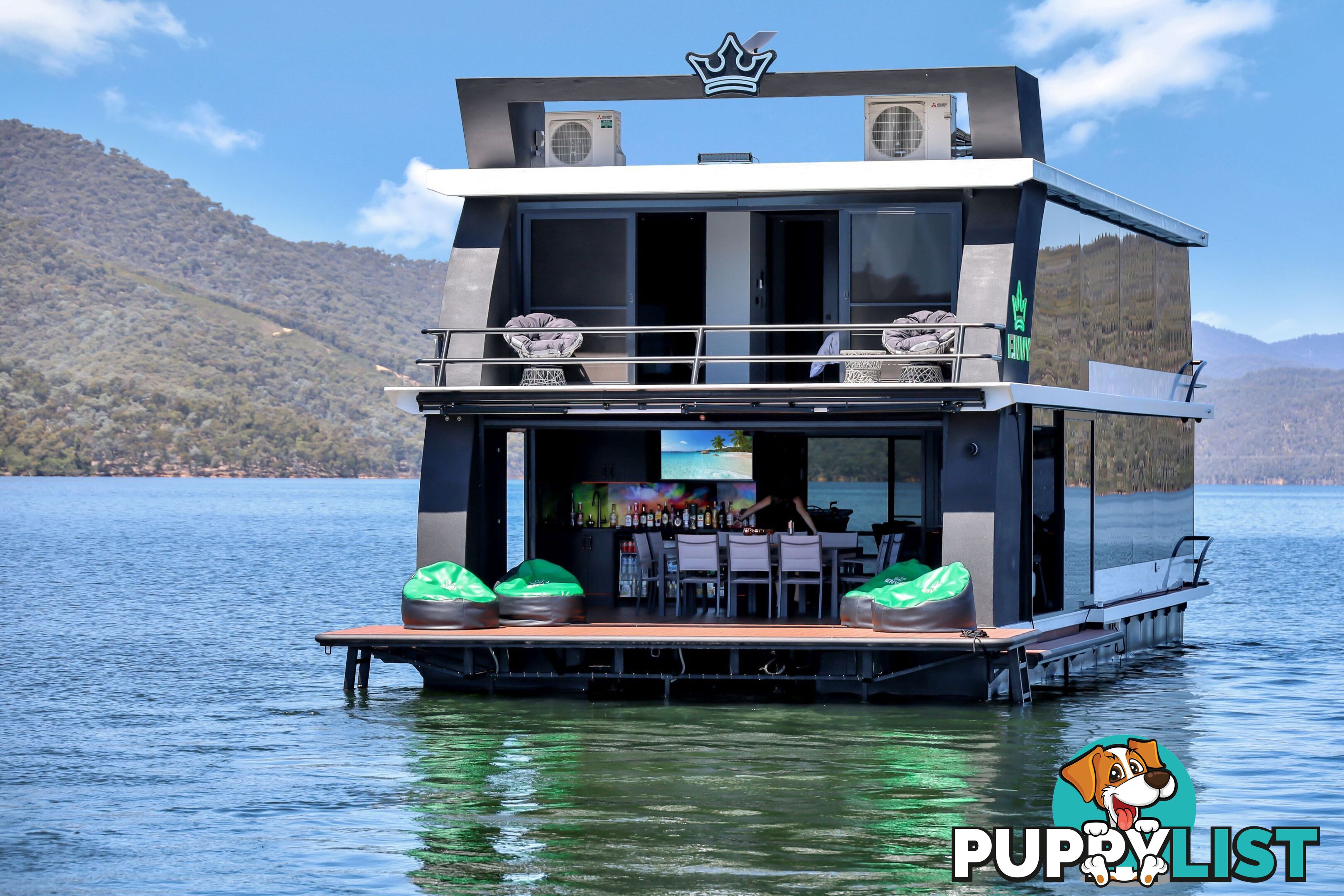 ENVY Houseboat Holiday Home on Lake Eildon