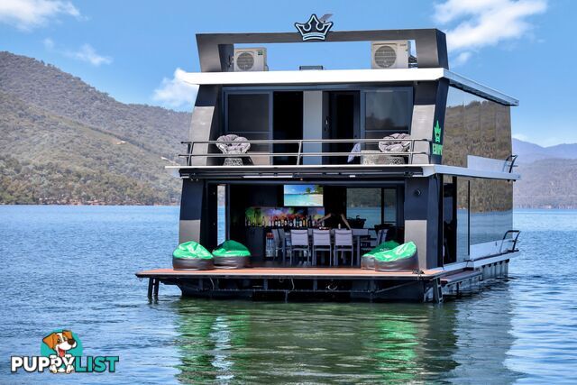 ENVY Houseboat Holiday Home on Lake Eildon