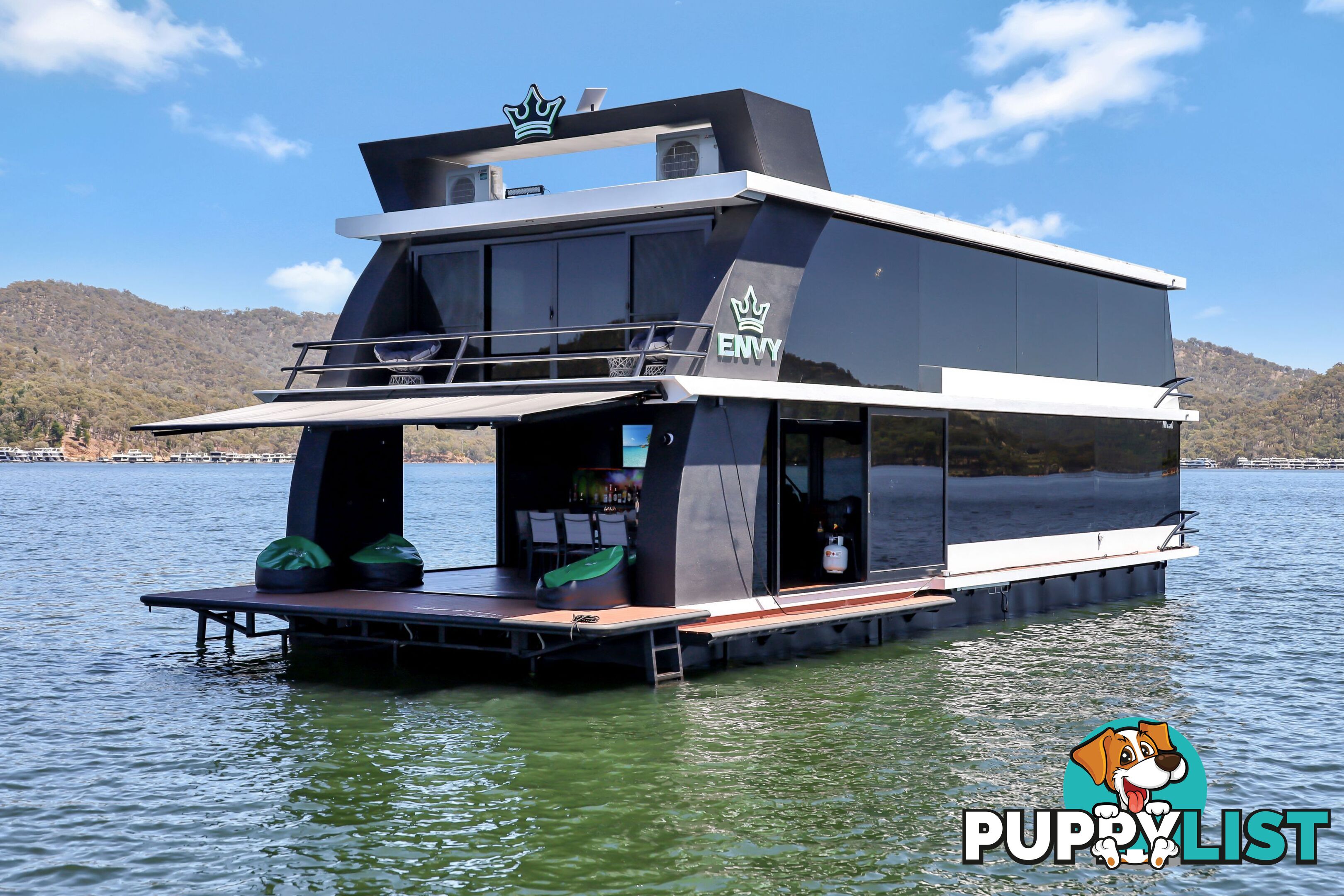 ENVY Houseboat Holiday Home on Lake Eildon