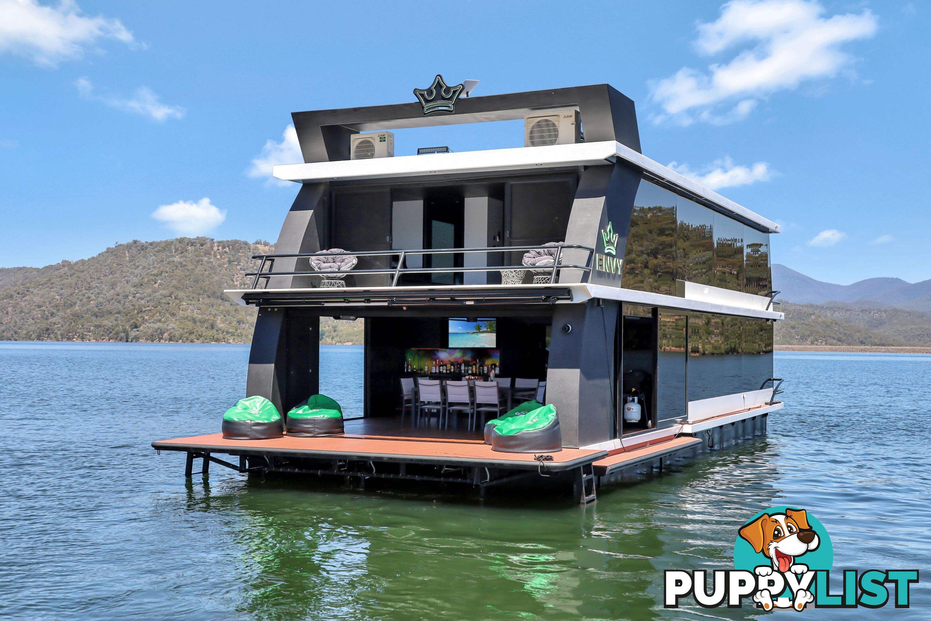 ENVY Houseboat Holiday Home on Lake Eildon