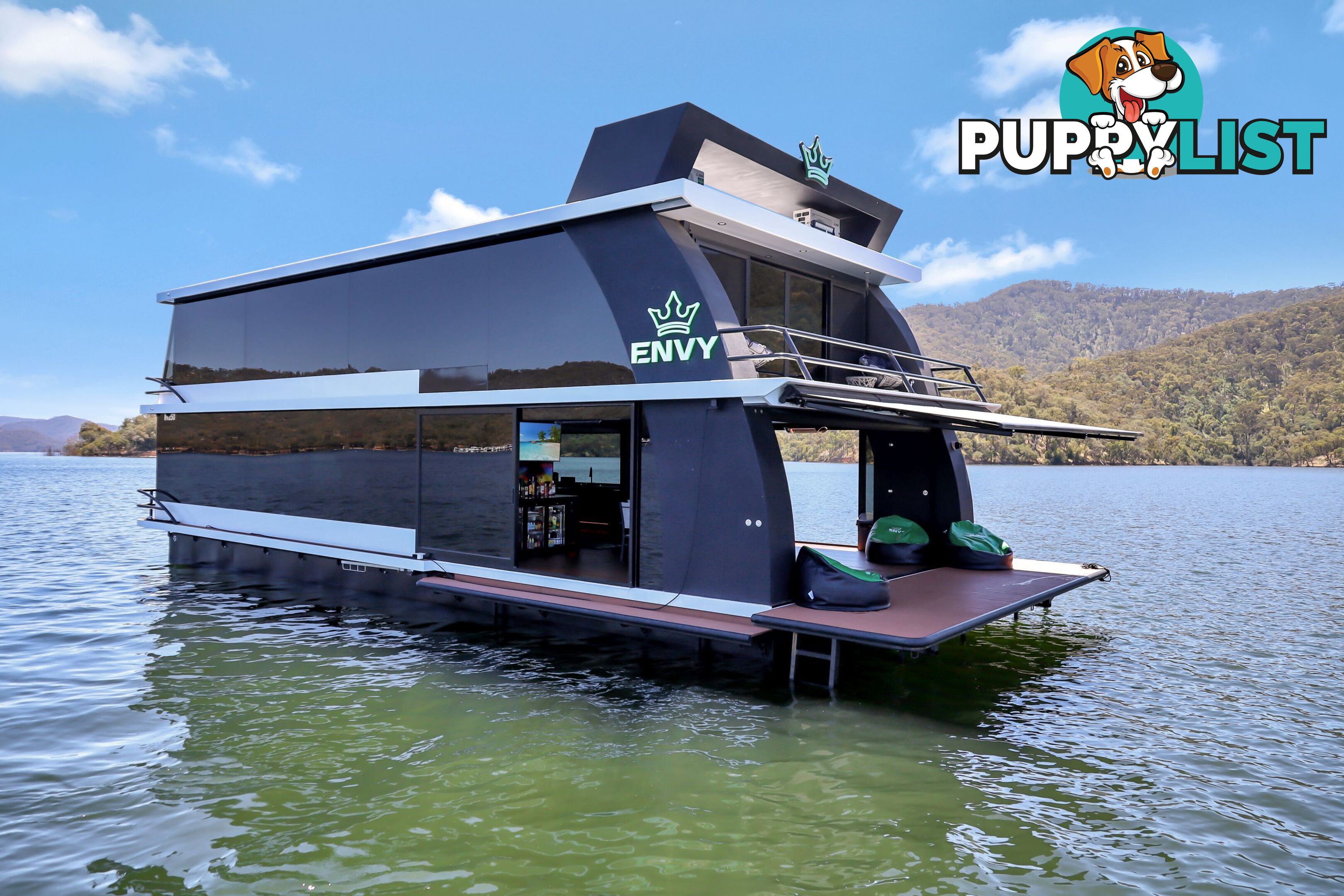 ENVY Houseboat Holiday Home on Lake Eildon