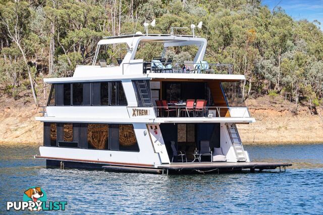 Xtreme Houseboat Holiday Home on Lake Eildon