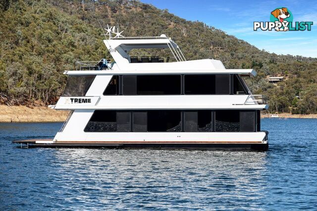 Xtreme Houseboat Holiday Home on Lake Eildon