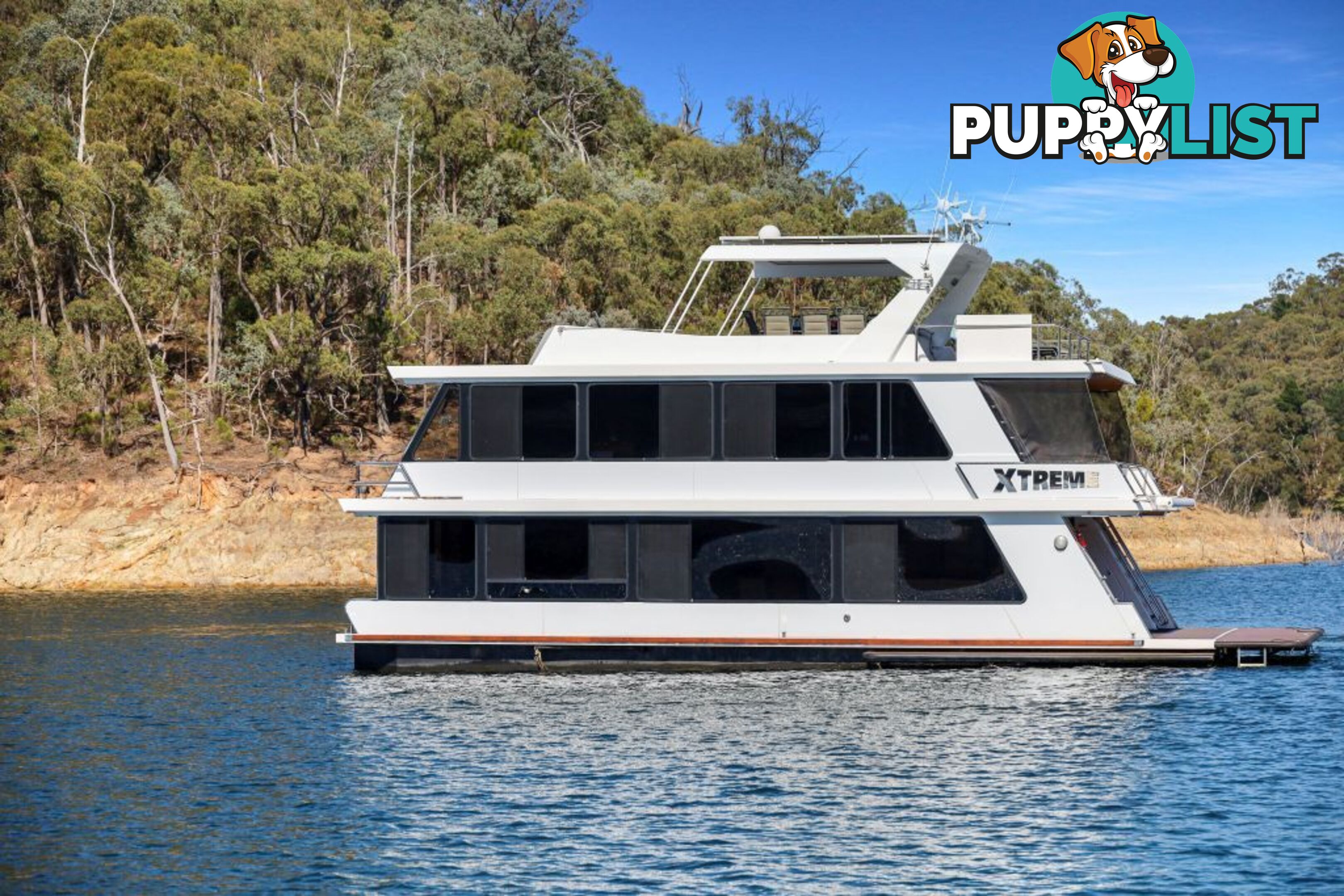 Xtreme Houseboat Holiday Home on Lake Eildon