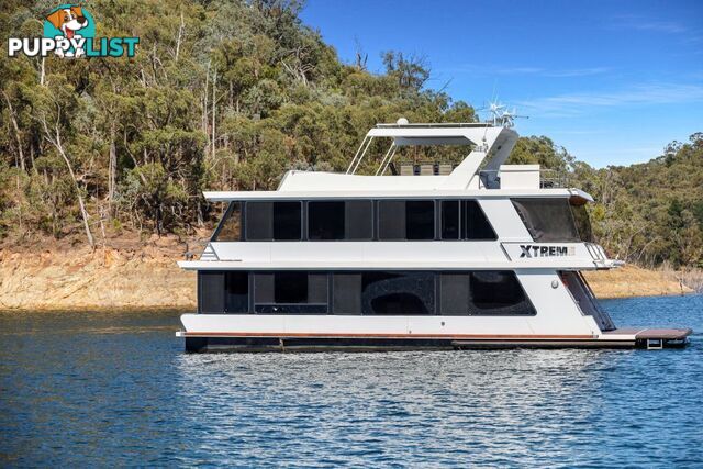 Xtreme Houseboat Holiday Home on Lake Eildon