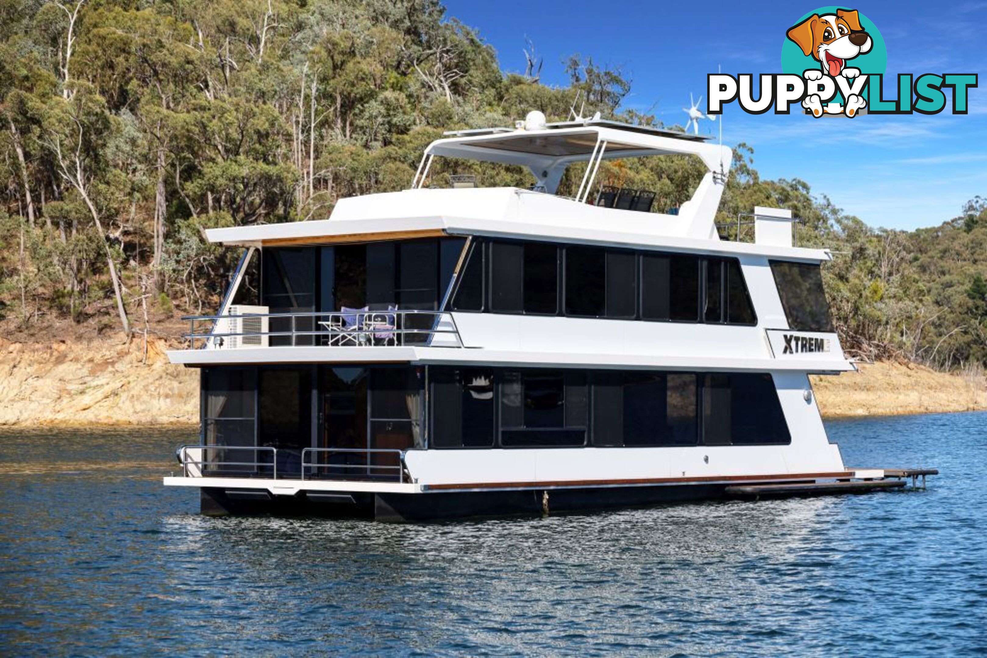 Xtreme Houseboat Holiday Home on Lake Eildon