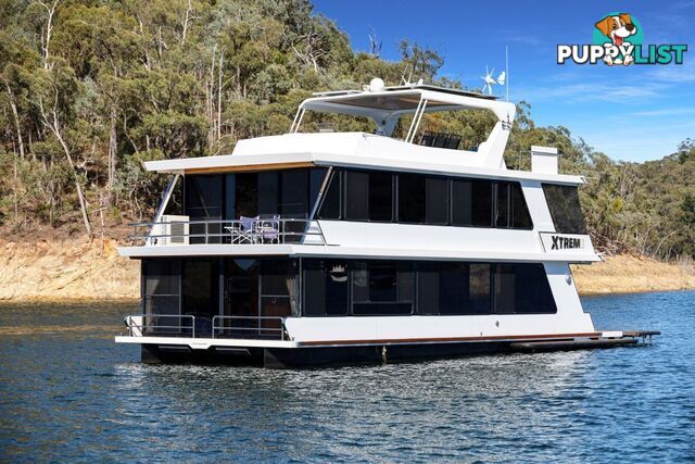 Xtreme Houseboat Holiday Home on Lake Eildon