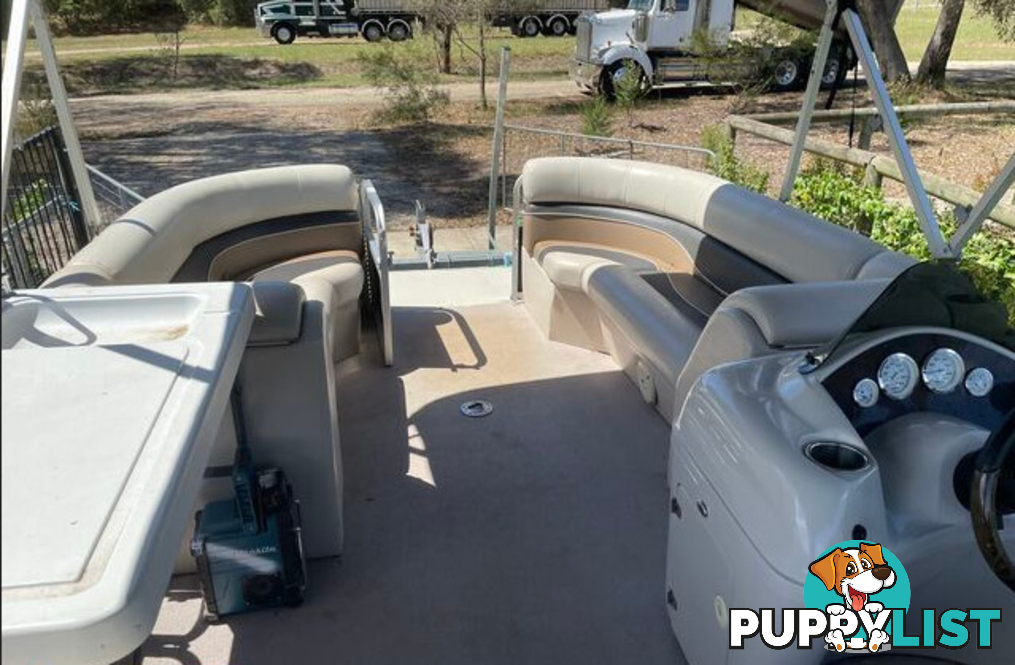 2015 Pontoon party boat