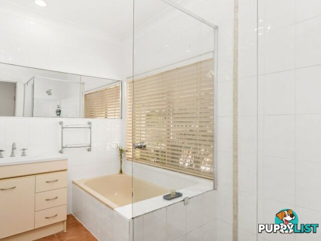 33 Endeavour Drive BANKSIA BEACH QLD 4507