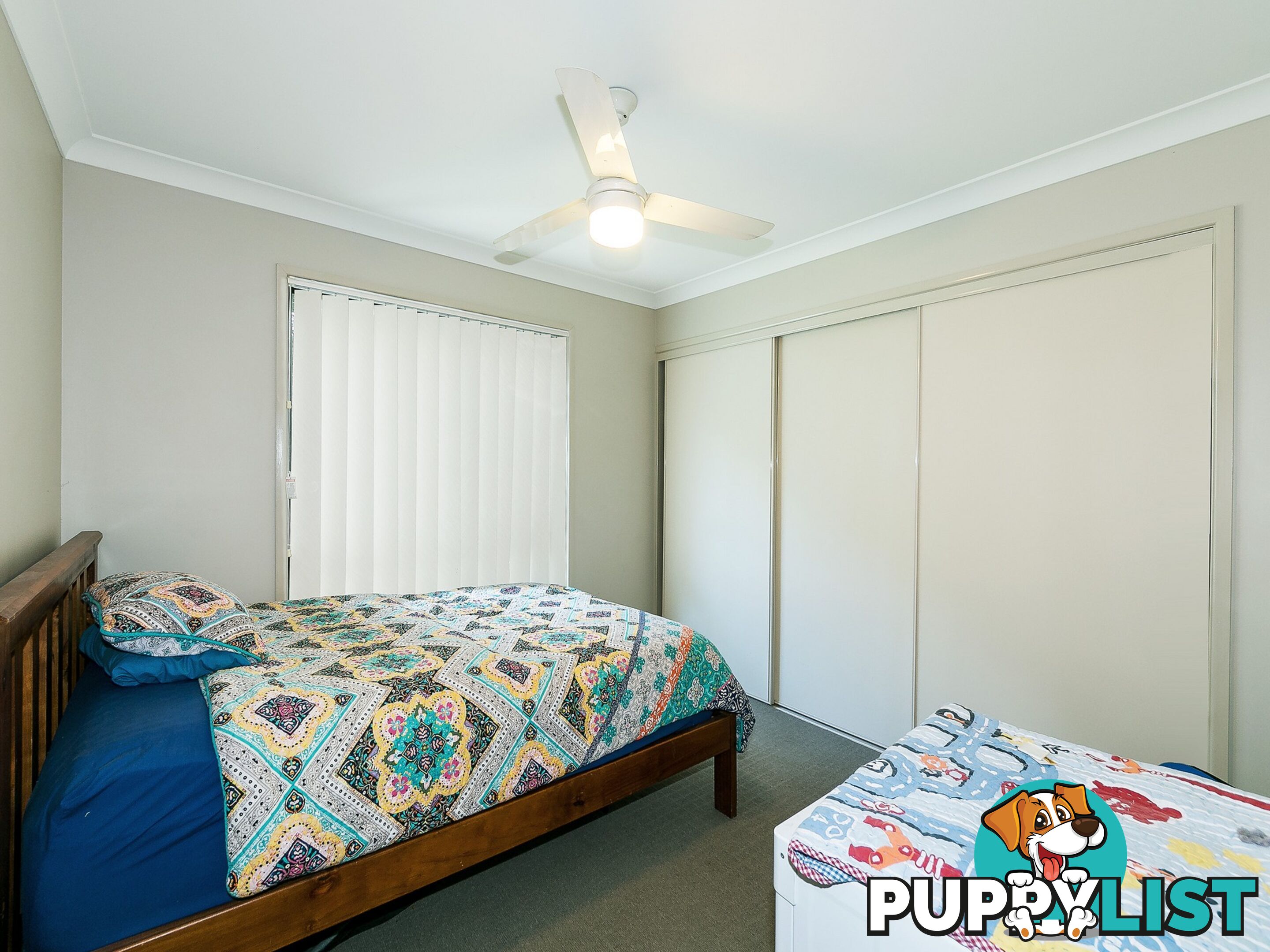 4 Gira Close BEACHMERE QLD 4510