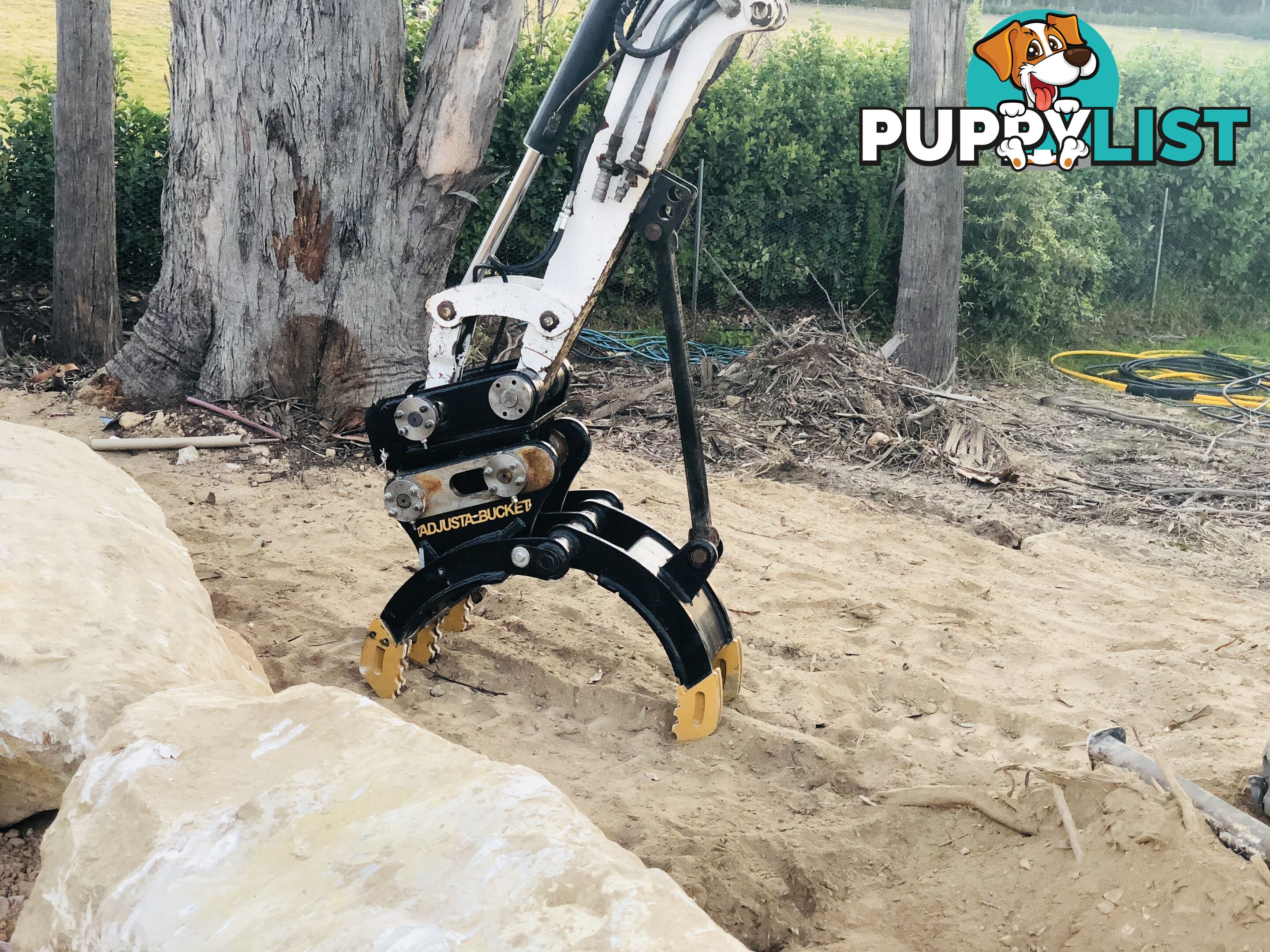 Excavator grab’s grapples hydraulic and manual