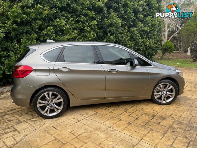 2015 BMW 2 Series 220i Luxury Hatchback Automatic