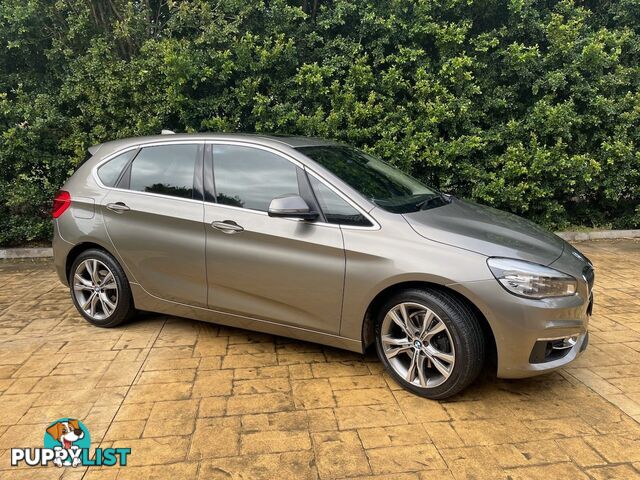 2015 BMW 2 Series 220i Luxury Hatchback Automatic