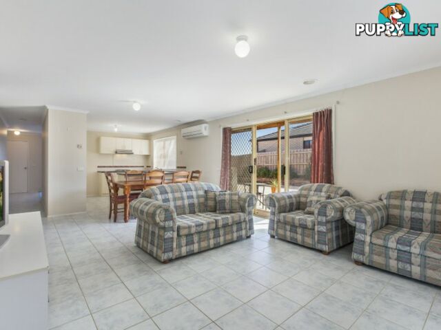 8 Thomas Place WALLAN VIC 3756