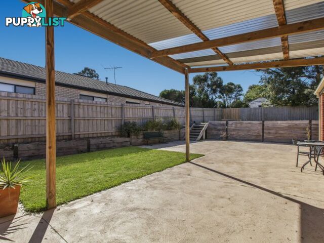 8 Thomas Place WALLAN VIC 3756