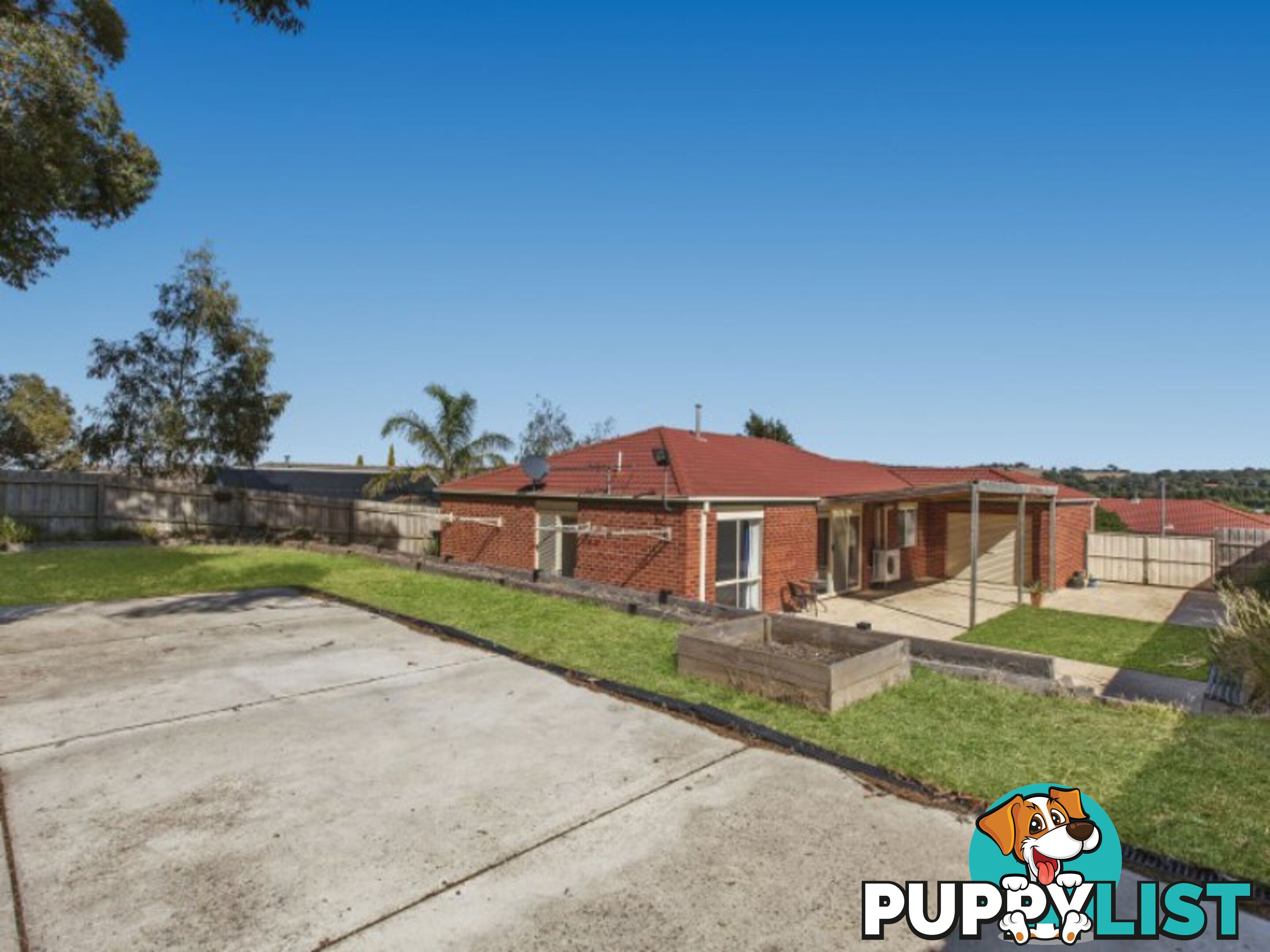 8 Thomas Place WALLAN VIC 3756