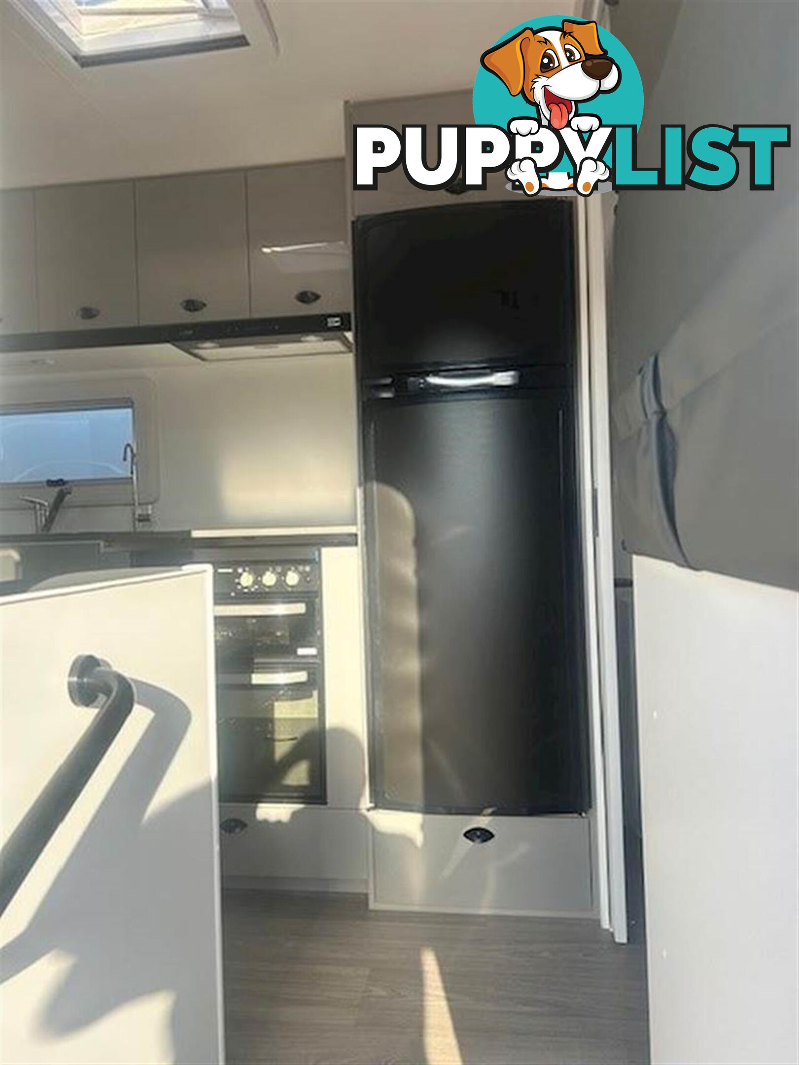 2025 VISCOUNT V2 CAFE LOUNGE CARAVAN