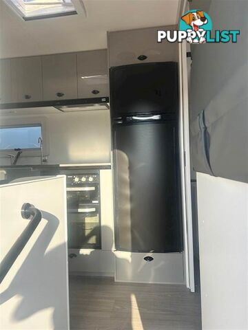 2025 VISCOUNT V2 CAFE LOUNGE CARAVAN