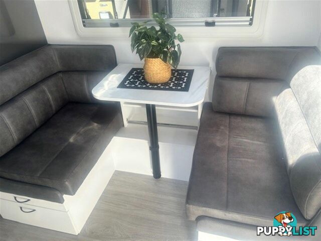 2025 CONCEPT INNOVATION 600 CAFE LOUNGE CARAVAN