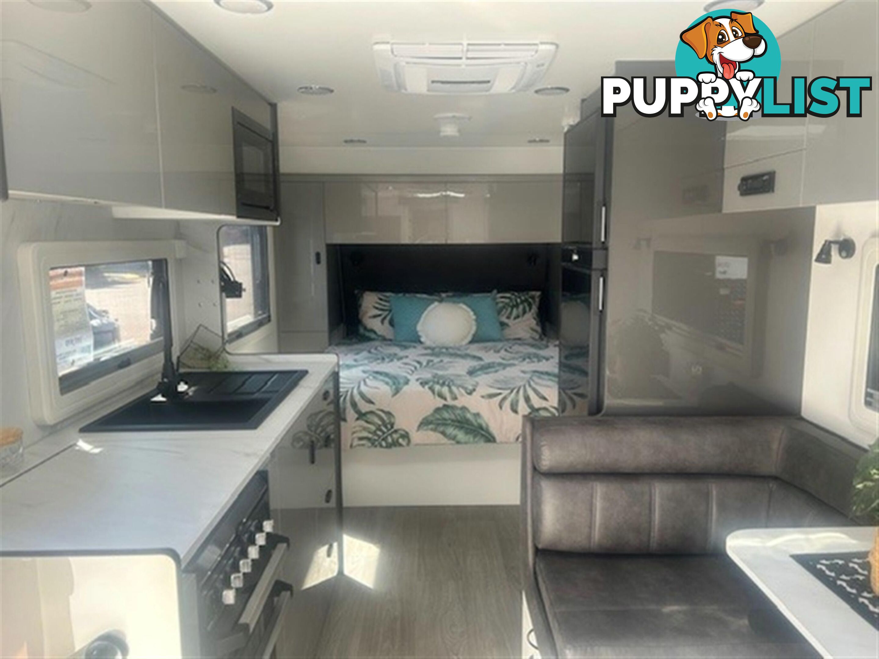 2025 CONCEPT INNOVATION 600 CAFE LOUNGE CARAVAN
