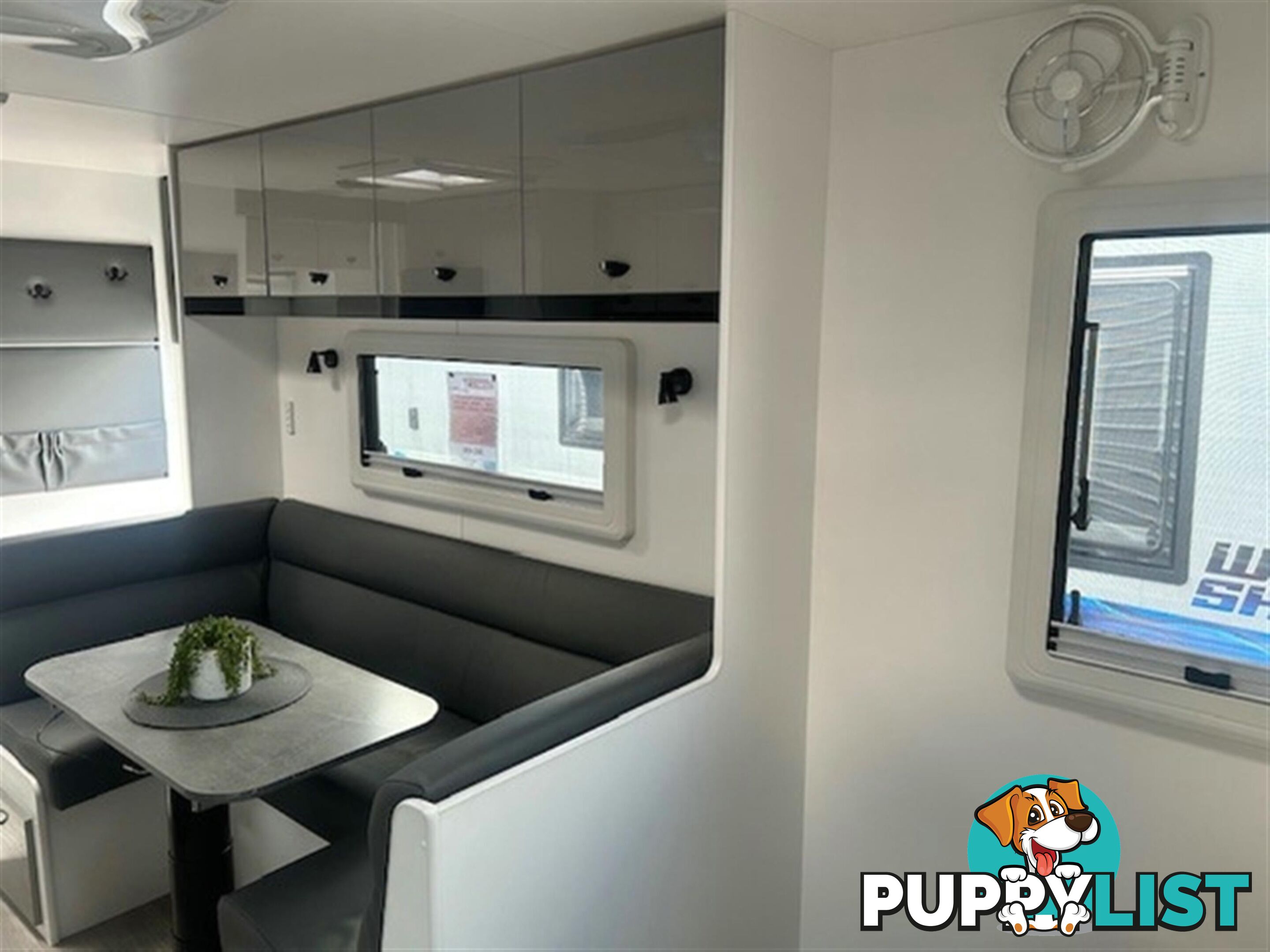 2025 VISCOUNT V3.2 CLUB LOUNGE CARAVAN