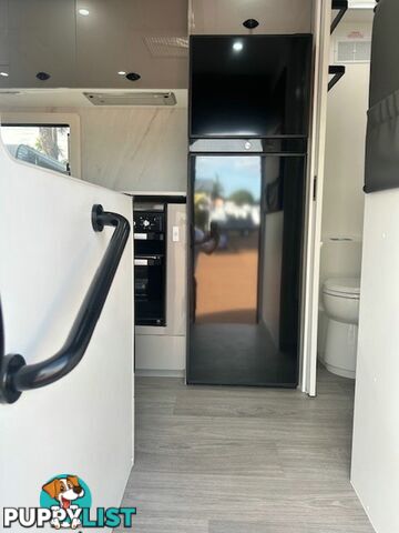 2024 NEWLANDS LUXE AAP 610 COMP CARAVAN