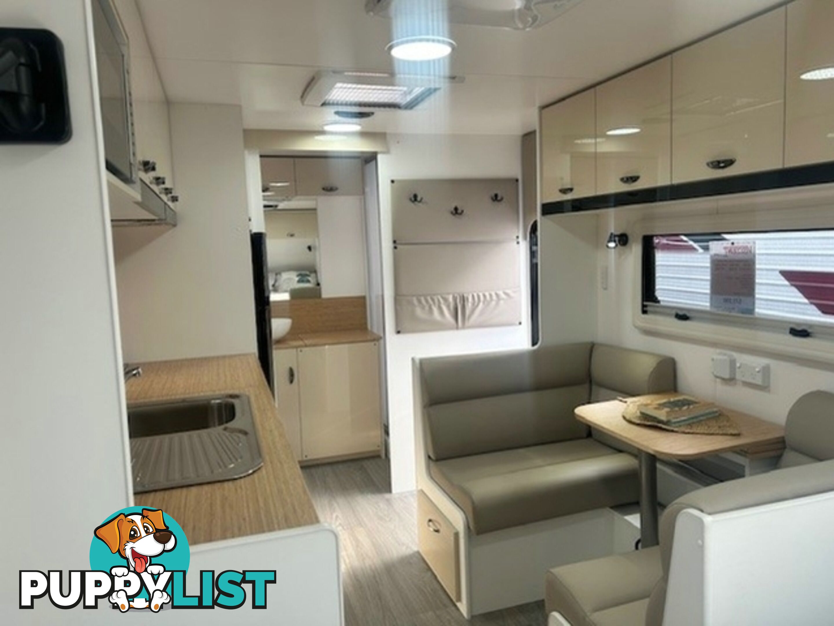 2024 VISCOUNT V2 CAFE LOUNGE CARAVAN