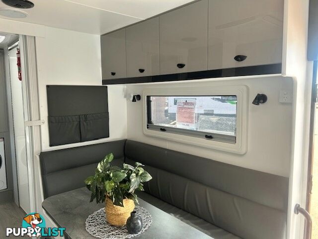 2025 VISCOUNT V2 FAMILY 2 B CARAVAN