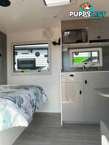 2025 VISCOUNT V2 FAMILY 2 B CARAVAN