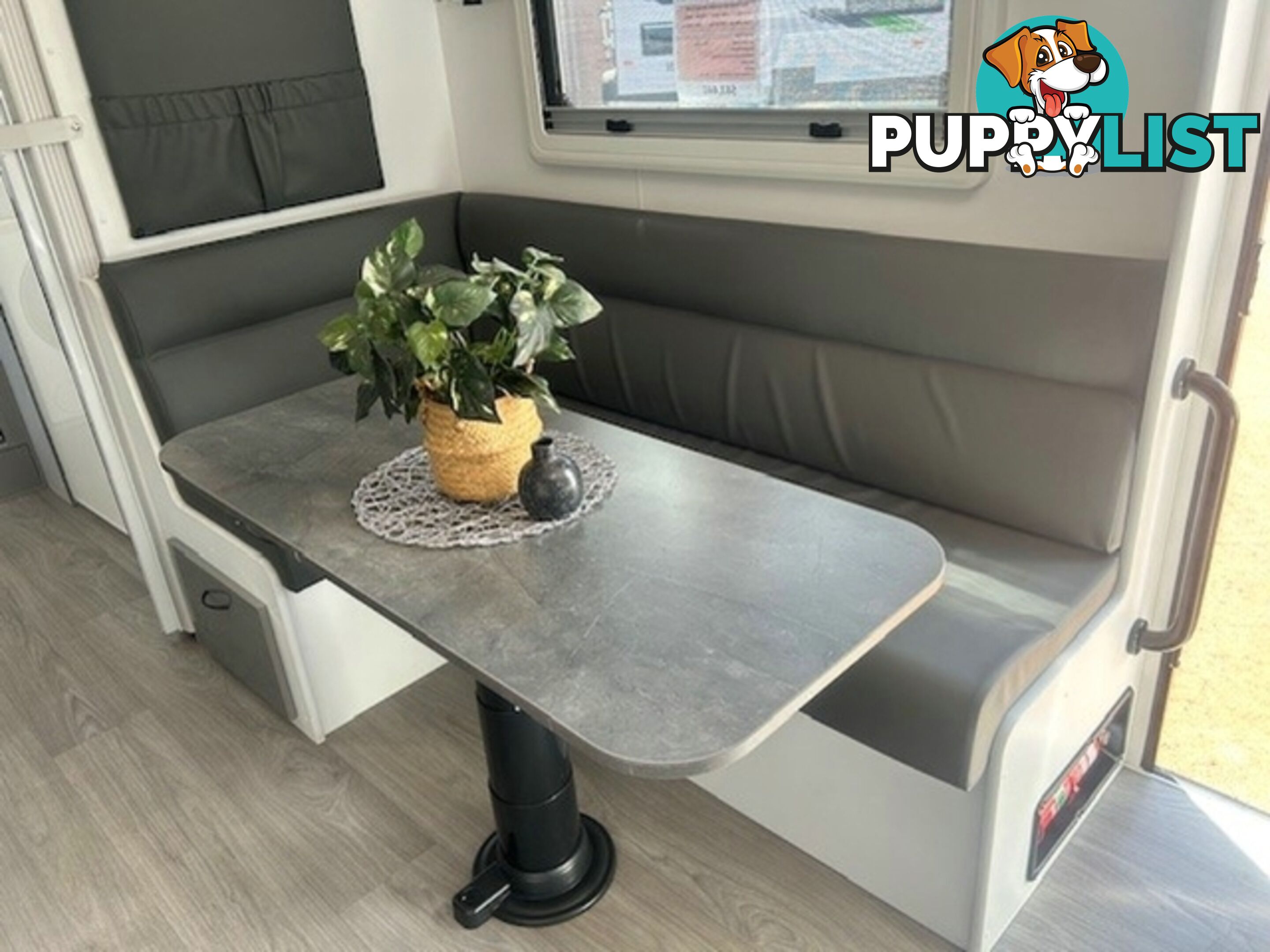 2025 VISCOUNT V2 FAMILY 2 B CARAVAN